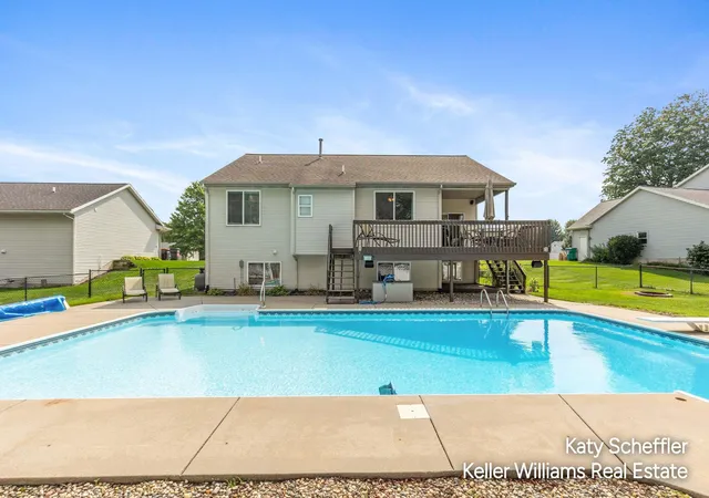 Photo 2 of Single family home for sale at 2551 Cedar Lake Dr, Jenison, MI 49428 | MLS# 65026047117 | Listing updated on 2026-10-05