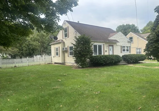 Photo 2 of Single family home for sale at 505 Riverside Ave, Adrian, MI 49221 | MLS# 81026047122 | Listing updated on 2026-09-06