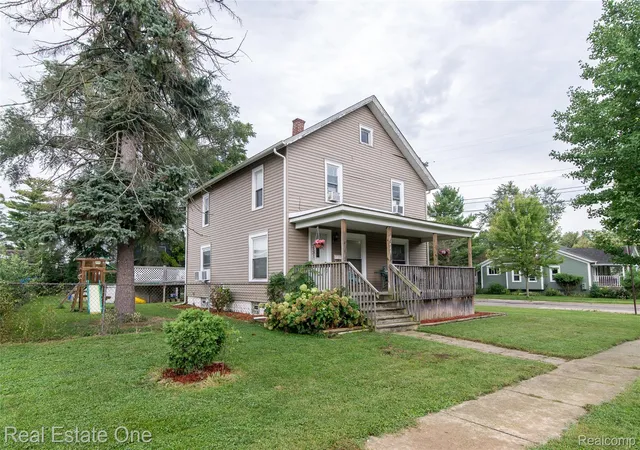 Photo 1 of Single family home for sale at 821 Dearborn St, Howell, MI 48843 | MLS# 20261071356 | Listing updated on 2026-09-17