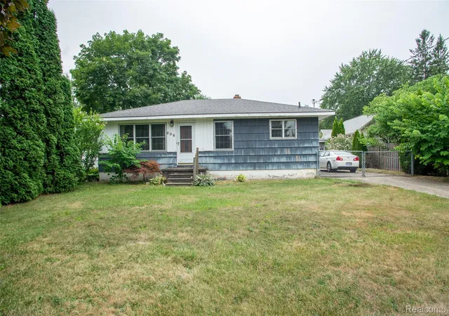 Photo 1 of Single family home for sale at 206 Coleman Dr, Waterford, MI 48328 | MLS# 20261071361 | Listing updated on 2026-09-06
