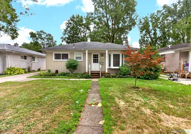 Photo 1 of Single family home for sale at 18908 Maplewood St, Livonia, MI 48152 | MLS# 20261071363 | Listing updated on 2026-09-09