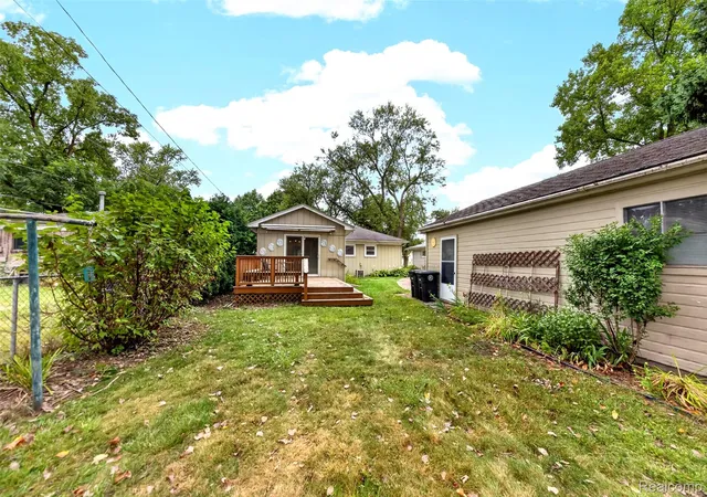 Photo 3 of Single family home for sale at 18908 Maplewood St, Livonia, MI 48152 | MLS# 20261071363 | Listing updated on 2026-09-09