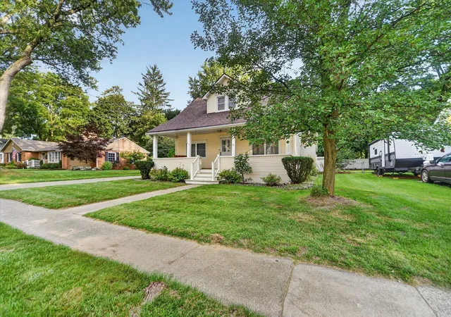Photo 3 of Single family home for sale at 320 W Elizabeth St, Stockbridge, MI 49285 | MLS# 55026047124 | Listing updated on 2026-09-07