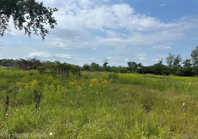 Photo 3 of Single family home for sale at 2911 E Sanilac Rd, Wells Township Tuscola, MI 48723 | MLS# 20261071369 | Listing updated on 2026-09-05