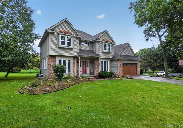 Photo 1 of Single family home for sale at 752 Cambridge Cir, Grand Blanc, MI 48439 | MLS# 20261071379 | Listing updated on 2026-09-12