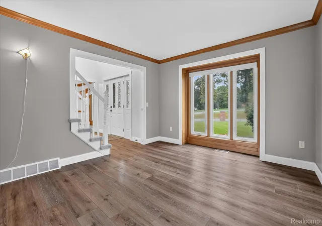 Photo 4 of Single family home for sale at 752 Cambridge Cir, Grand Blanc, MI 48439 | MLS# 20261071379 | Listing updated on 2026-09-12
