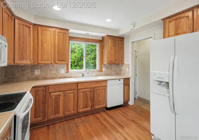 Photo 3 of Single family home for sale at 32824 Hees St, Livonia, MI 48150 | MLS# 20261071381 | Listing updated on 2026-09-17