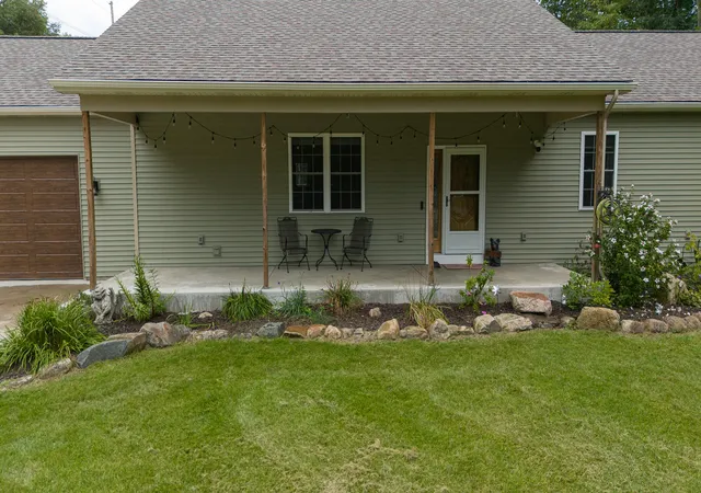 Photo 4 of Single family home for sale at 58505 Co Rd 657, Mattawan, MI 49071 | MLS# 66026047133 | Listing updated on 2026-09-13
