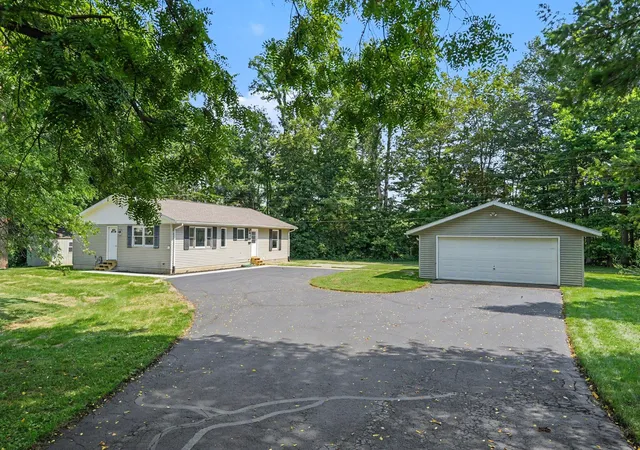 Photo 1 of Single family home for sale at 410 N Bluff St, Berrien Springs, MI 49103 | MLS# 69026047134 | Listing updated on 2026-10-05