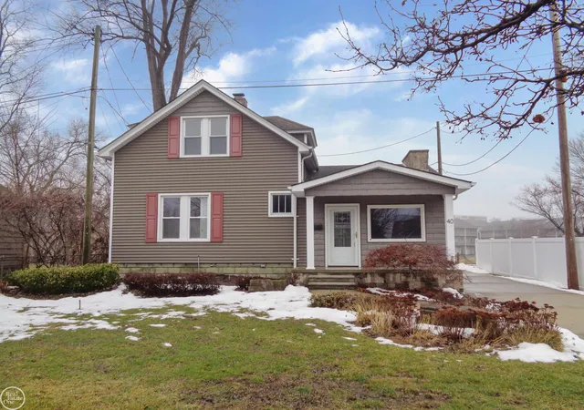 Photo 1 of Sale Pending at 40 Riverside Dr, Mount Clemens, MI 48043 | MLS# 58050220834 | Listing updated on 2026-09-16