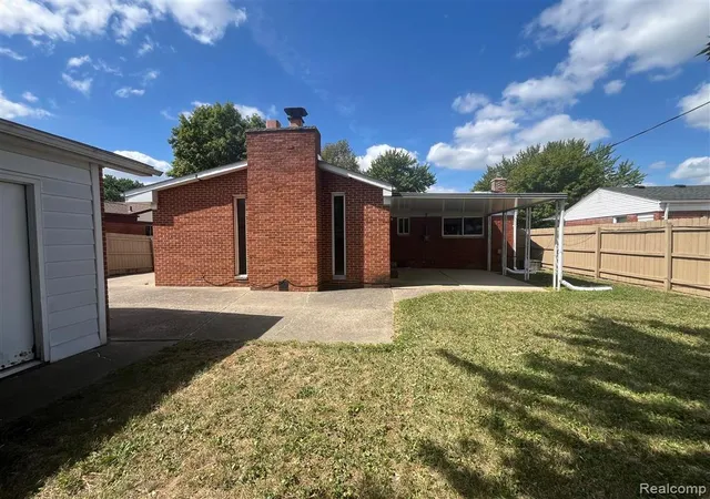 Photo 2 of Single family home for sale at 40252 Hamilton Dr, Sterling Heights, MI 48313 | MLS# 20261071393 | Listing updated on 2026-09-16
