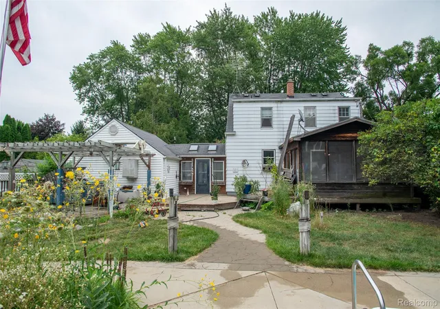 Photo 36 of Single family home for sale at 228 Coleman Dr, Waterford, MI 48328 | MLS# 20261071396 | Listing updated on 2026-09-06