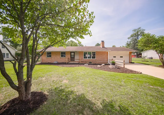 Photo 1 of Single family home for sale at 3427 W Shiawassee Ave, Fenton, MI 48430 | MLS# 81026047143 | Listing updated on 2026-09-04