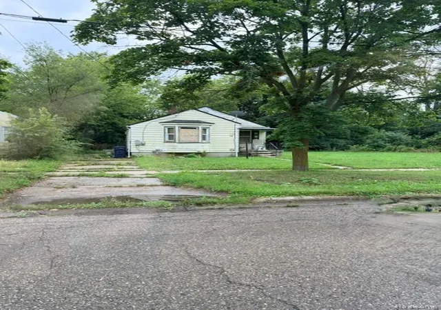 Photo 1 of Single family home for sale at 136 E Mcclellan St, Flint, MI 48505 | MLS# 20261071407 | Listing updated on 2026-09-09