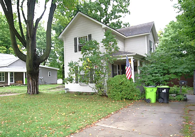 Photo 4 of Single family home for sale at 614 Hickory St, Fenton, MI 48430 | MLS# 20261071408 | Listing updated on 2026-09-14