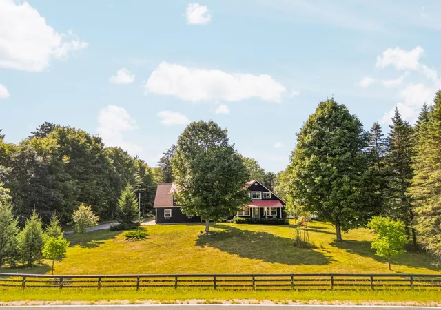 Photo 3 of Single family home for sale at 18218 Litzen Rd, Copemish, MI 49625 | MLS# 78080073235 | Listing updated on 2026-09-28