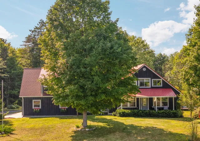 Photo 4 of Single family home for sale at 18218 Litzen Rd, Copemish, MI 49625 | MLS# 78080073235 | Listing updated on 2026-09-28