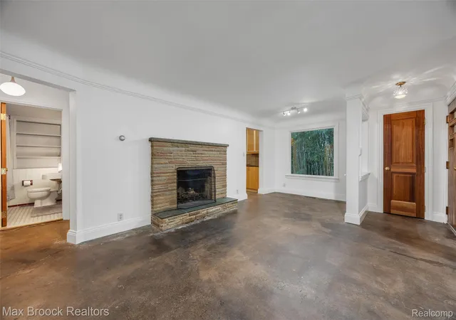Photo 3 of Single family home for sale at 118 Midland Blvd, Royal Oak, MI 48073 | MLS# 20261071412 | Listing updated on 2026-10-04