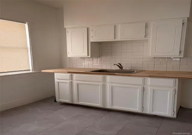 Photo 10 of Multi family home for sale at 1626 Gladstone St, Detroit, MI 48206 | MLS# 20261071411 | Listing updated on 2026-10-21
