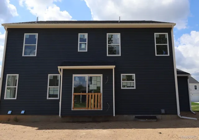 Photo 2 of Single family home for sale at 366 Edge Brk Dr, Holly, MI 48442 | MLS# 20261071415 | Listing updated on 2026-09-05