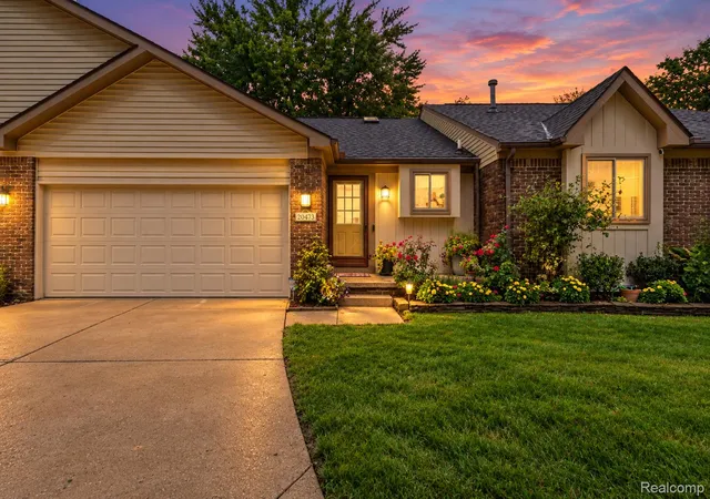 Photo 1 of Condo for sale at 20473 Longwood Dr, Clinton Township, MI 48038 | MLS# 20261071418 | Listing updated on 2026-09-18