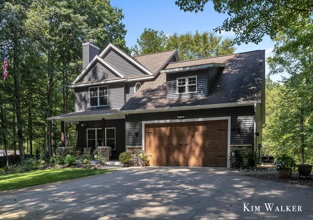 Photo 3 of Single family home for sale at 5813 Hunters Ridge, Fennville, MI 49408 | MLS# 71026047150 | Listing updated on 2026-09-08