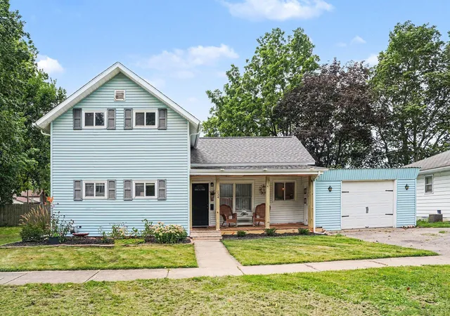 Photo 1 of Single family home for sale at 134 S Robinson St, Schoolcraft, MI 49087 | MLS# 66026047153 | Listing updated on 2026-09-16