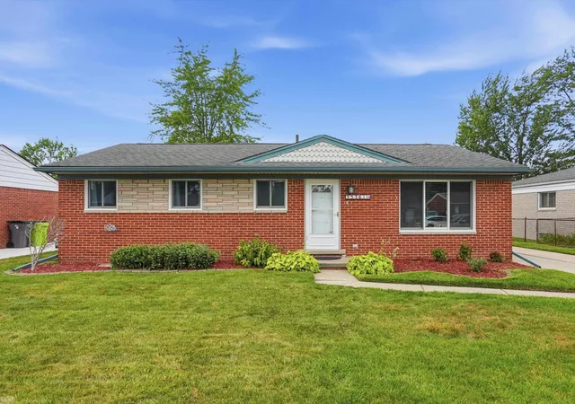 Photo 1 of Sale Pending at 35361 Lucinda Dr, Clinton Township, MI 48035 | MLS# 58050220842 | Listing updated on 2026-09-15