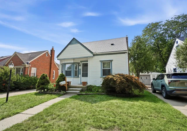 Photo 2 of Single family home for sale at 2950 Mckinley St, Dearborn, MI 48124 | MLS# 81026047154 | Listing updated on 2026-09-06
