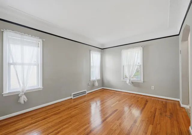 Photo 4 of Single family home for sale at 2950 Mckinley St, Dearborn, MI 48124 | MLS# 81026047154 | Listing updated on 2026-09-06