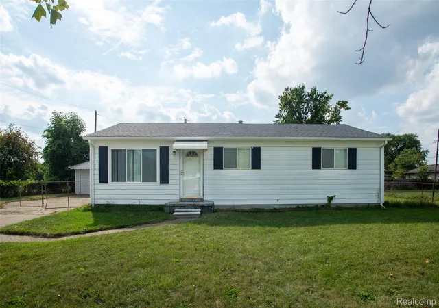 Photo 1 of Single family home for sale at 33711 Floyd St, Clinton Township, MI 48035 | MLS# 20261071427 | Listing updated on 2026-09-05