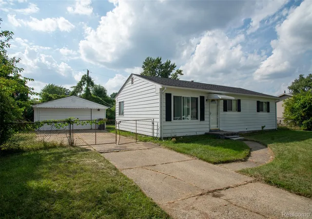 Photo 2 of Single family home for sale at 33711 Floyd St, Clinton Township, MI 48035 | MLS# 20261071427 | Listing updated on 2026-09-05