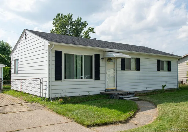Photo 3 of Single family home for sale at 33711 Floyd St, Clinton Township, MI 48035 | MLS# 20261071427 | Listing updated on 2026-09-22