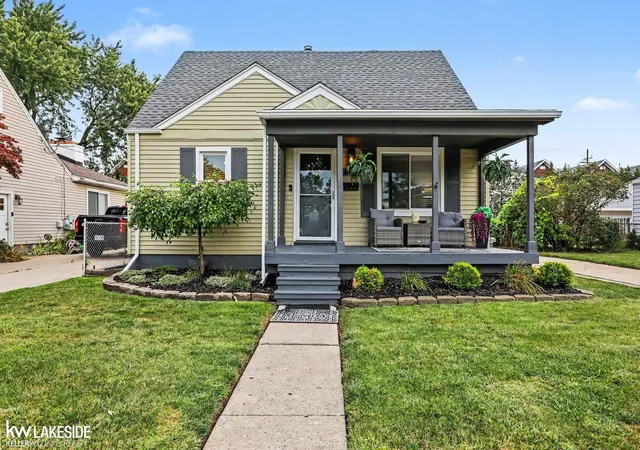 Photo 2 of Single family home for sale at 4346 Mandalay Ave, Royal Oak, MI 48073 | MLS# 58050220851 | Listing updated on 2026-09-10