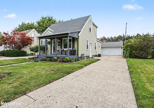 Photo 2 of Single family home for sale at 4346 Mandalay Ave, Royal Oak, MI 48073 | MLS# 58050220851 | Listing updated on 2026-09-10