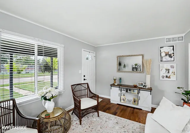 Photo 3 of Single family home for sale at 4346 Mandalay Ave, Royal Oak, MI 48073 | MLS# 58050220851 | Listing updated on 2026-09-10