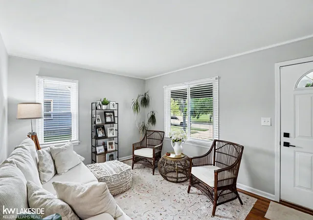 Photo 4 of Single family home for sale at 4346 Mandalay Ave, Royal Oak, MI 48073 | MLS# 58050220851 | Listing updated on 2026-09-10