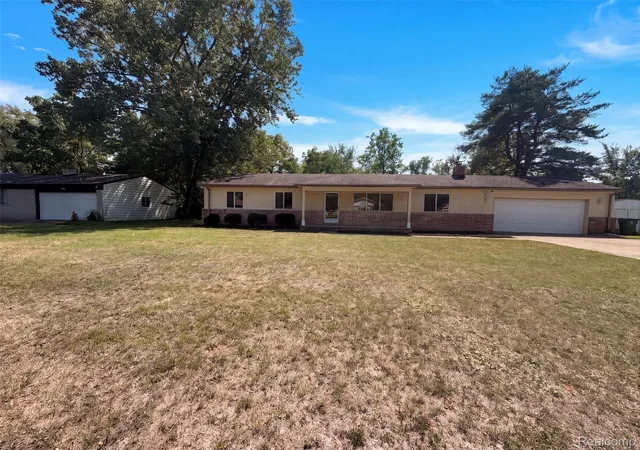 Photo 1 of Single family home for sale at 467 Paragon Dr, Troy, MI 48098 | MLS# 20261071445 | Listing updated on 2026-09-12