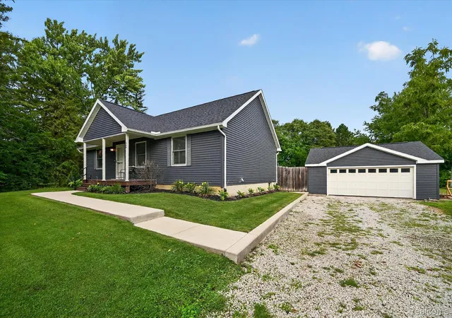 Photo 1 of Single family home for sale at 734 Kent St, Carleton, MI 48117 | MLS# 20261071444 | Listing updated on 2026-09-17