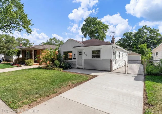 Photo 3 of Single family home for sale at 5643 Clippert St, Dearborn Heights, MI 48125 | MLS# 20261071447 | Listing updated on 2026-09-16