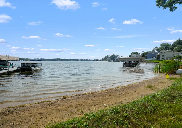 Photo 2 of Single family home for sale at 1078 N Eagle Lake Dr, Kalamazoo, MI 49009 | MLS# 66026047188 | Listing updated on 2026-09-09