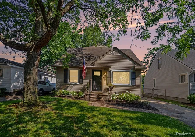 Single family home for sale at 318 Chippewa St, Clawson, MI 48017 | MLS# 20261071465
