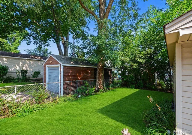 Photo 1 of Single family home for sale at 318 Chippewa St, Clawson, MI 48017 | MLS# 20261071465 | Listing updated on 2026-09-05