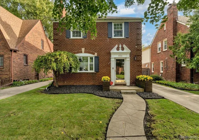 Photo 1 of Single family home for sale at 456 Manor St, Grosse Pointe Farms, MI 48236 | MLS# 20261071467 | Listing updated on 2026-09-12