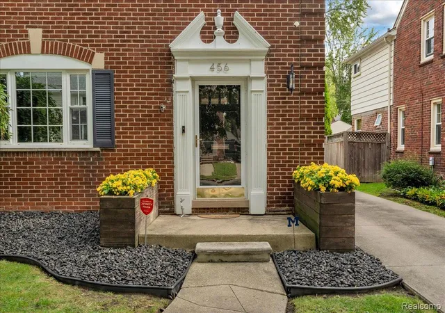 Photo 2 of Single family home for sale at 456 Manor St, Grosse Pointe Farms, MI 48236 | MLS# 20261071467 | Listing updated on 2026-09-12