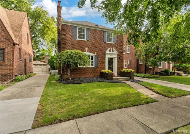 Photo 3 of Single family home for sale at 456 Manor St, Grosse Pointe Farms, MI 48236 | MLS# 20261071467 | Listing updated on 2026-09-12