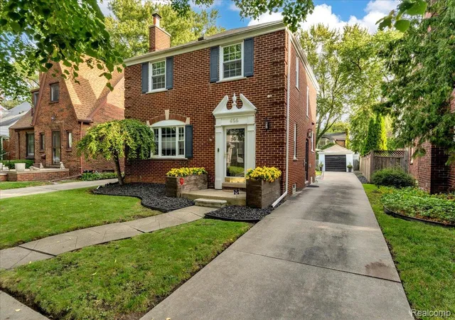 Photo 3 of Single family home for sale at 456 Manor St, Grosse Pointe Farms, MI 48236 | MLS# 20261071467 | Listing updated on 2026-09-25