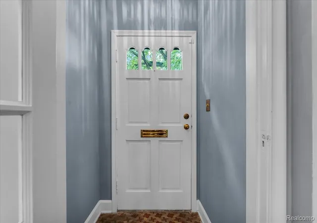 Photo 4 of Single family home for sale at 456 Manor St, Grosse Pointe Farms, MI 48236 | MLS# 20261071467 | Listing updated on 2026-09-25