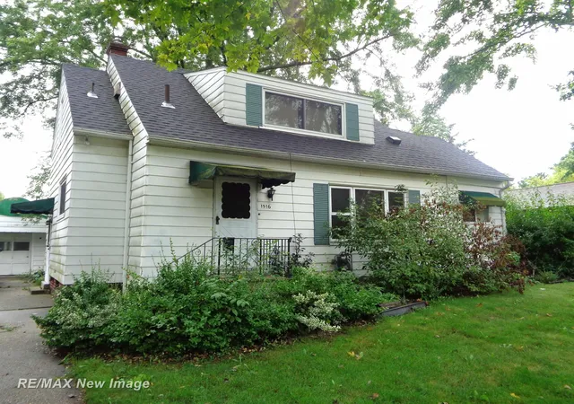 Photo 1 of Single family home for sale at 1516 Bay St, Saginaw, MI 48602 | MLS# 61050220867 | Listing updated on 2026-09-04