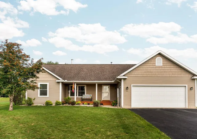 Photo 1 of Single family home for sale at 391 Farmstead Ln, Traverse City, MI 49685 | MLS# 78080073240 | Listing updated on 2026-09-07